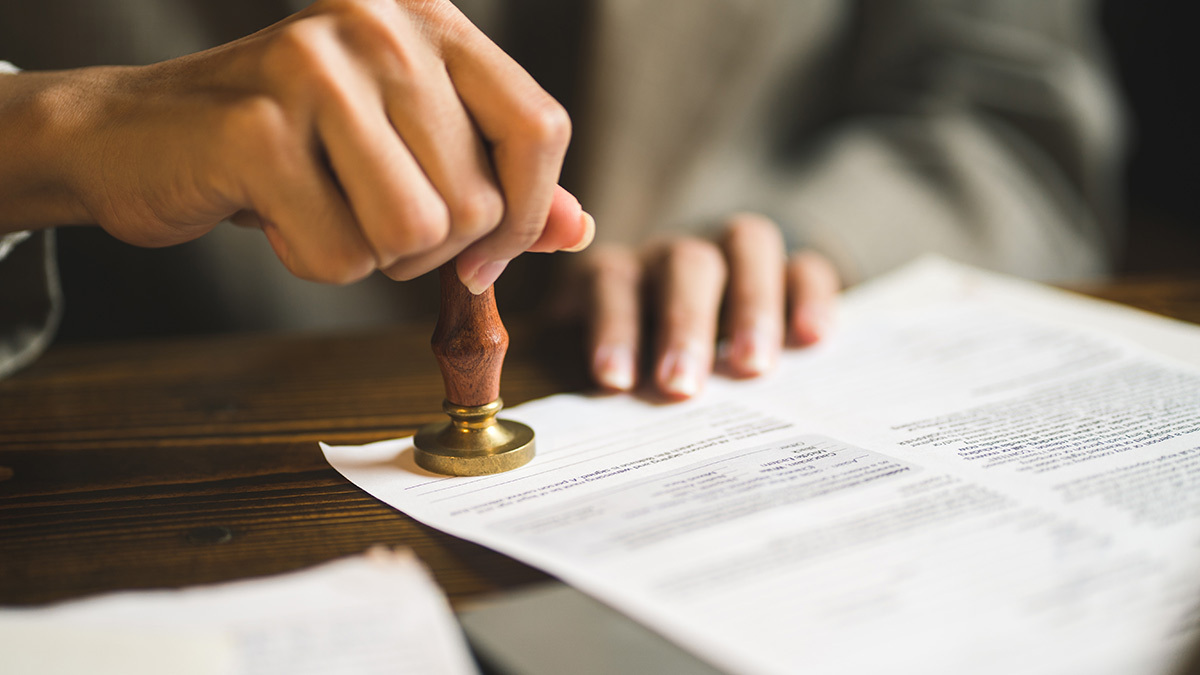 Sello notarial aplicado a un documento